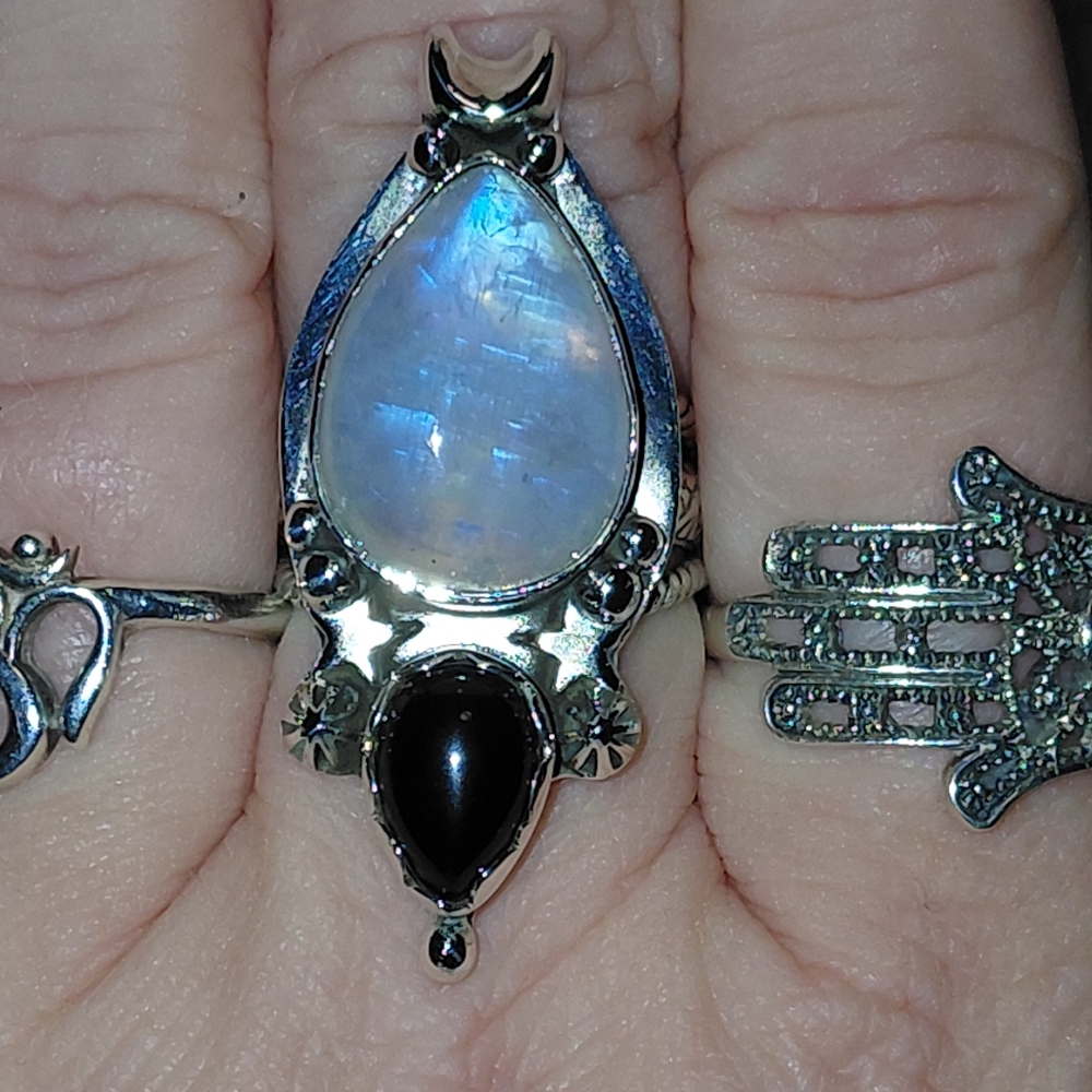 Gigantic Moonstone And Black Onyx Statement Ring - Picture 9 of 16